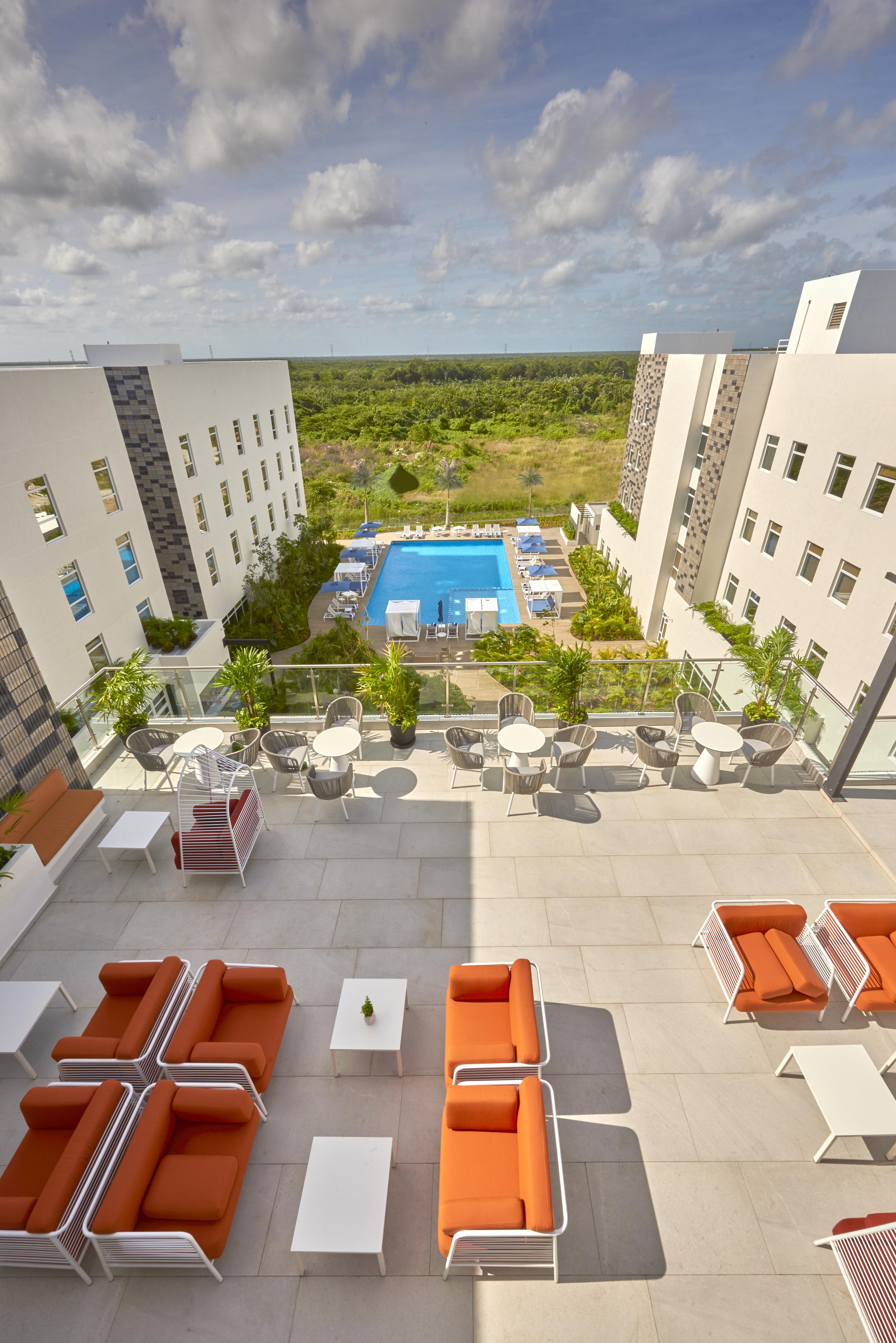 City Express Plus By Marriott Cancun Aeropuerto Riviera Ngoại thất bức ảnh