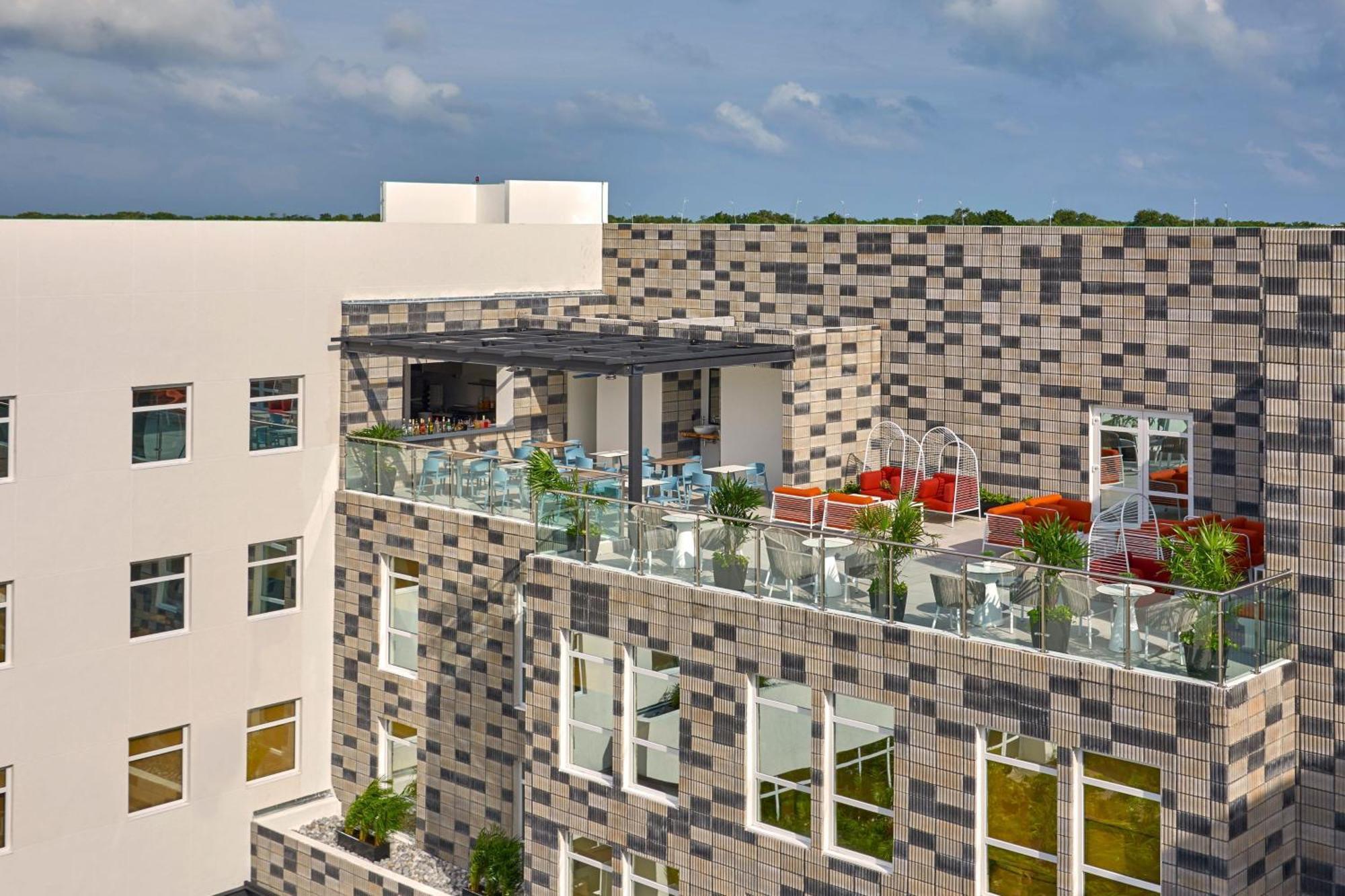 City Express Plus By Marriott Cancun Aeropuerto Riviera Ngoại thất bức ảnh