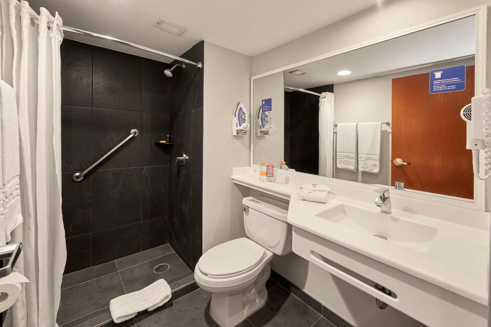 City Express Plus By Marriott Cancun Aeropuerto Riviera Ngoại thất bức ảnh