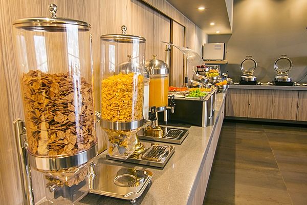 City Express Plus By Marriott Cancun Aeropuerto Riviera Ngoại thất bức ảnh